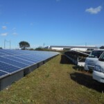 太陽光発電所の除草作業